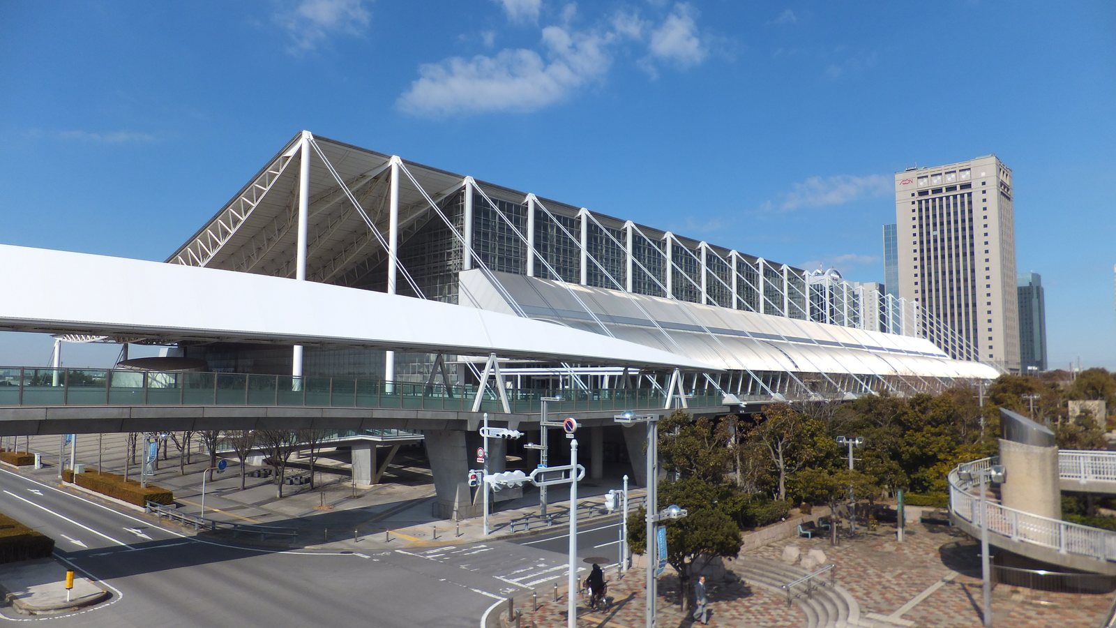 Makuhari Messe, Chiba — the international exhibition halls that host SMART ENERGY WEEK [Autumn].