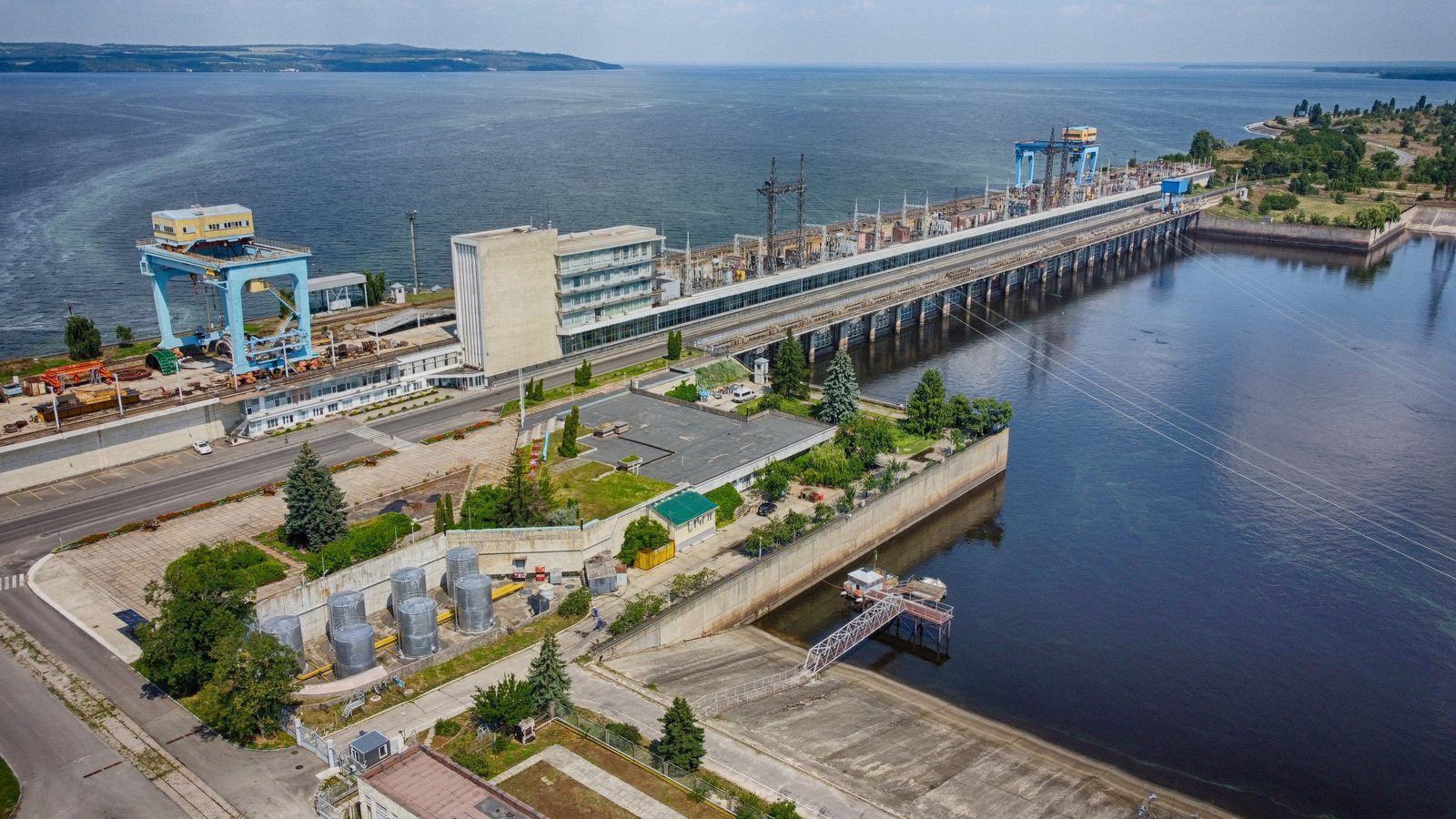 Kaniv Hydroelectric Power Plant — dam, powerhouse and navigation lock on the Dnipro.